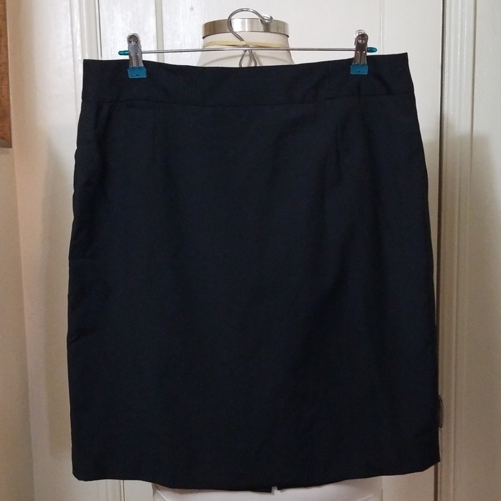J CREW FACTORY black original fit straight skirt